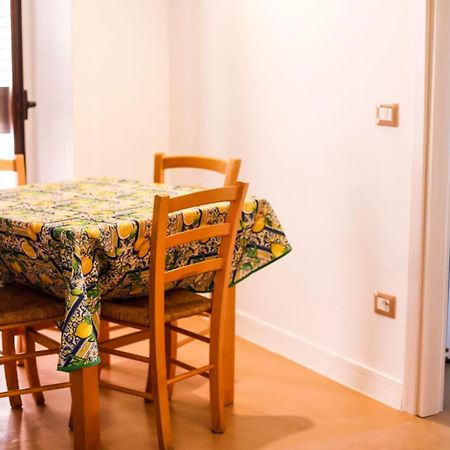 111 Apartments & Rooms Patti Luaran gambar