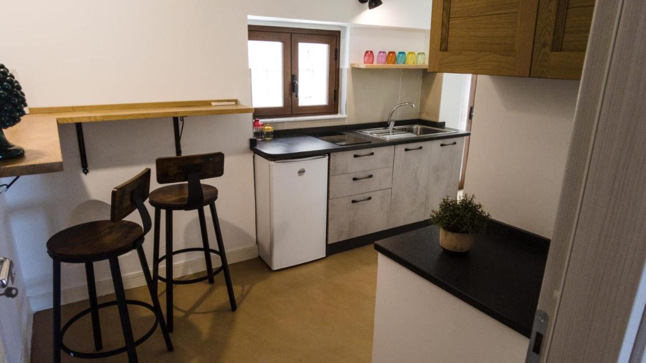 111 Apartments & Rooms Patti Luaran gambar