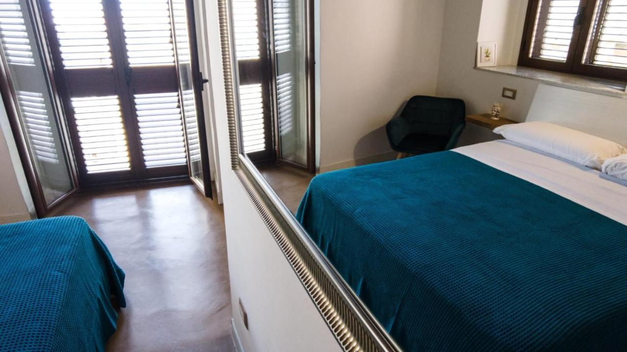 111 Apartments & Rooms Patti Luaran gambar