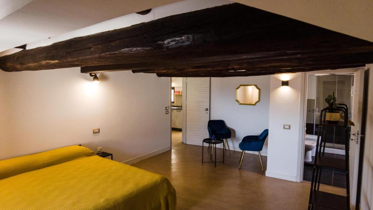 111 Apartments & Rooms Patti Luaran gambar
