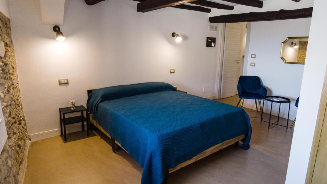 111 Apartments & Rooms Patti Luaran gambar