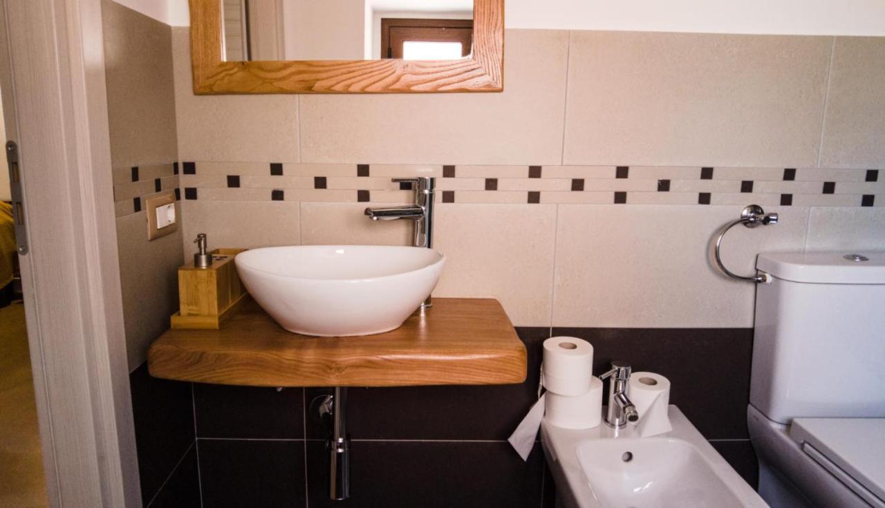 111 Apartments & Rooms Patti Luaran gambar