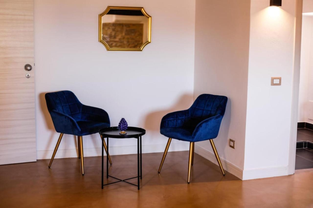 111 Apartments & Rooms Patti Luaran gambar