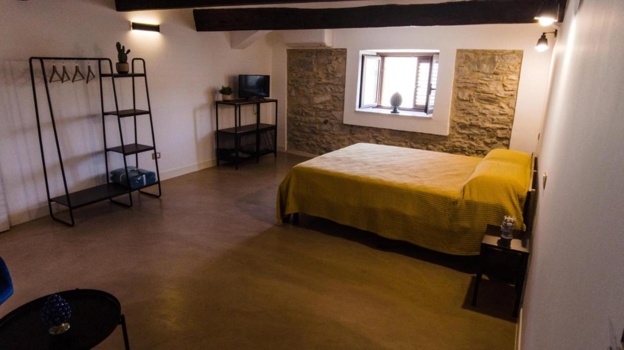 111 Apartments & Rooms Patti Luaran gambar