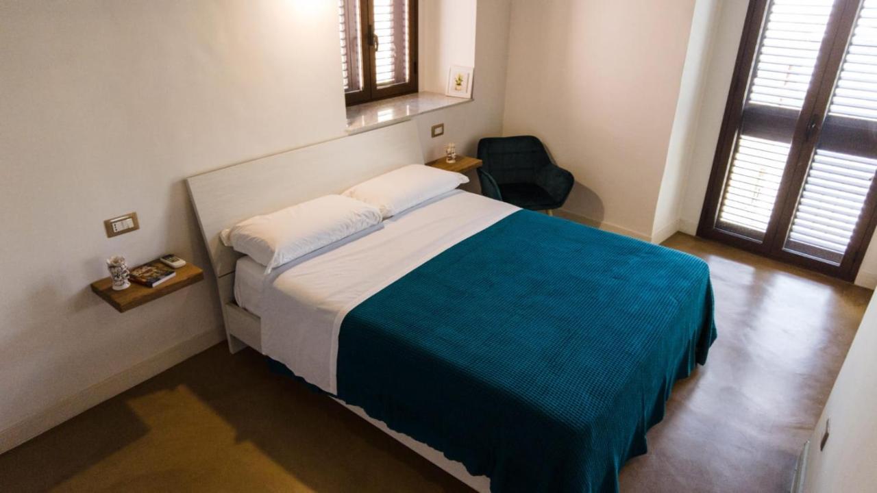 111 Apartments & Rooms Patti Luaran gambar