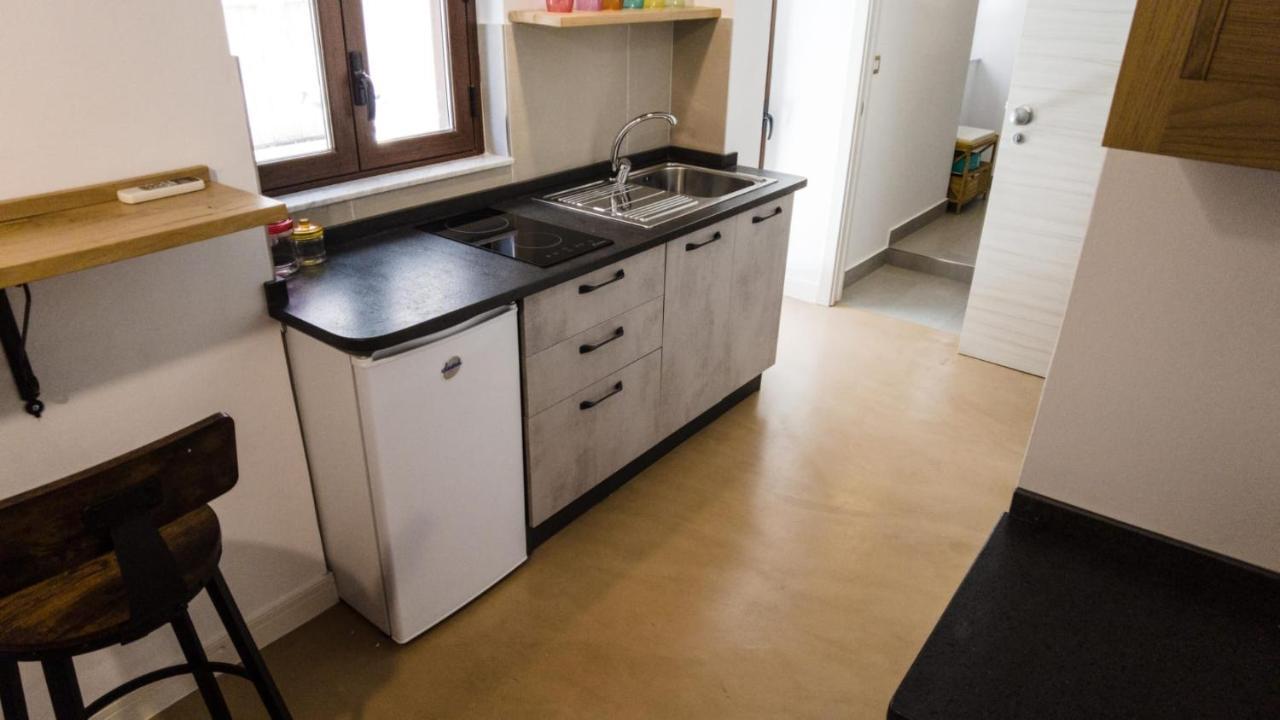 111 Apartments & Rooms Patti Luaran gambar