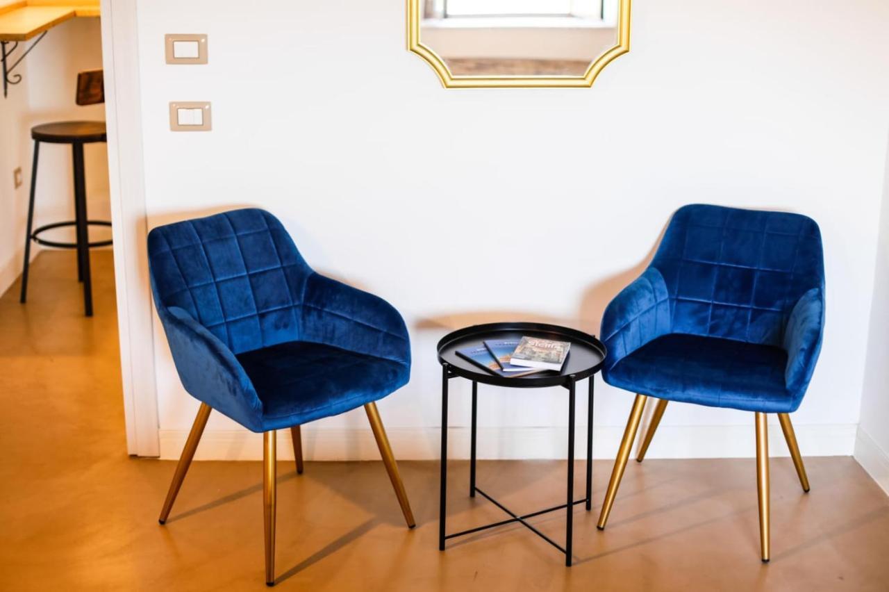 111 Apartments & Rooms Patti Luaran gambar