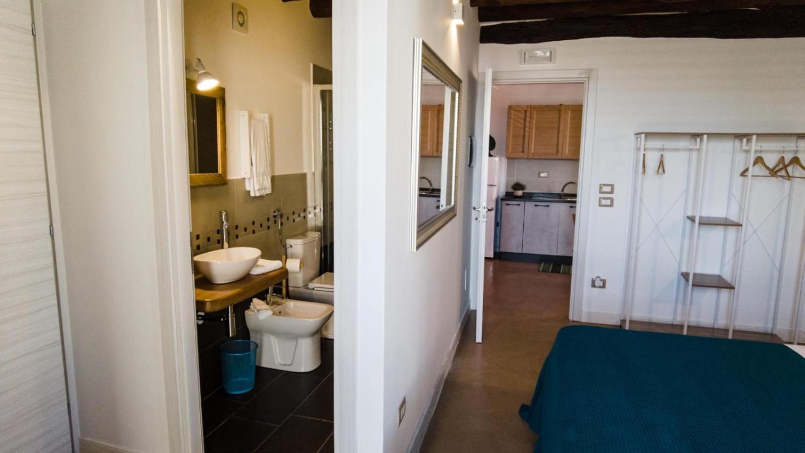 111 Apartments & Rooms Patti Luaran gambar